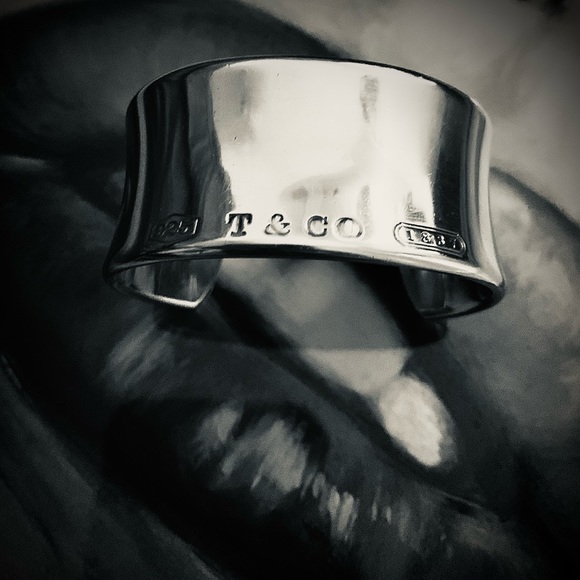 TIFFANY & CO. 1837 Wide Cuff - Picture 16 of 16